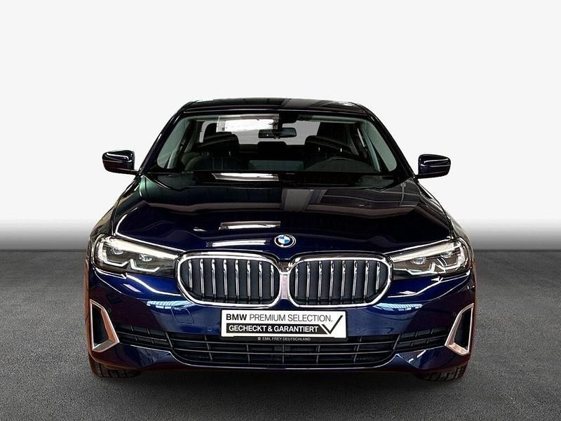 Gebraucht BMW 520 Luxury Line 190 PS (139 kW) 2012 Tansanitblau metallic Limousine