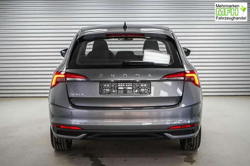 Neu Skoda Scala Selection 116 PS (85 kW) 2026 Graphite grau metallic (5x) Kleinwagen
