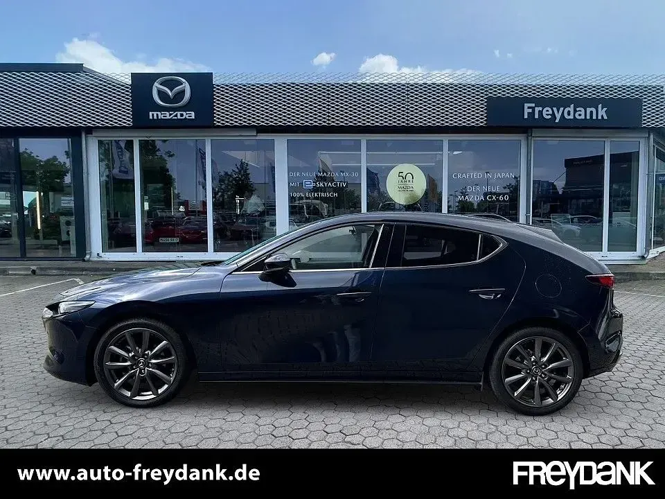 Używany Mazda 3 Selection 180 KM (132 kW) 2021 Niebieski Sedan/Limuzyna