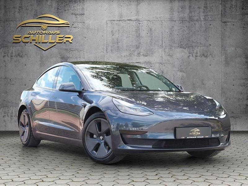 Grau Gebraucht 2022 Tesla Model 3 Long Range RWD Limousine | 24.999 € (Superpreis) - Bild 1/4