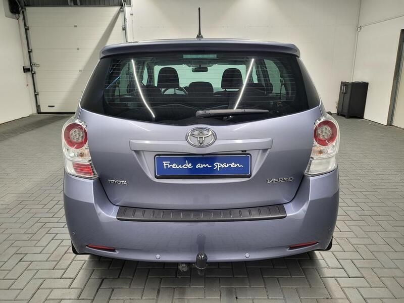 Gebraucht Toyota Verso Travel 147 PS (108 kW) 2012 Blau (blaumet.) Van / Kleinbus