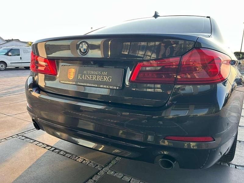 Gebraucht BMW 530 252 PS (185 kW) 2018 Sophistograu brillanteffekt Limousine