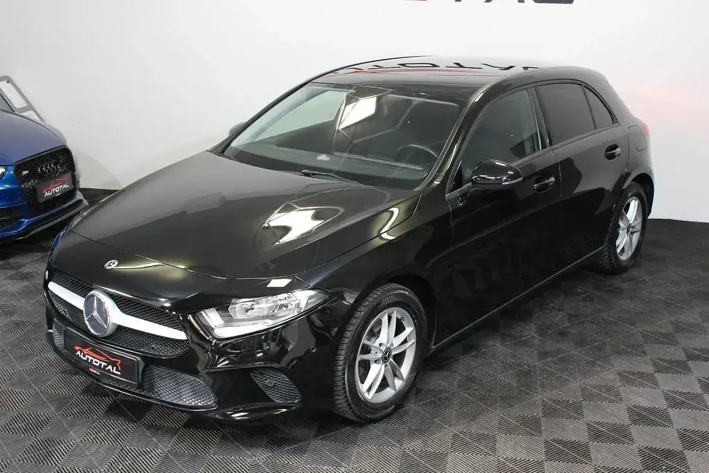 Gebraucht Mercedes A180 136 PS (100 kW) 2018 Schwarz Limousine