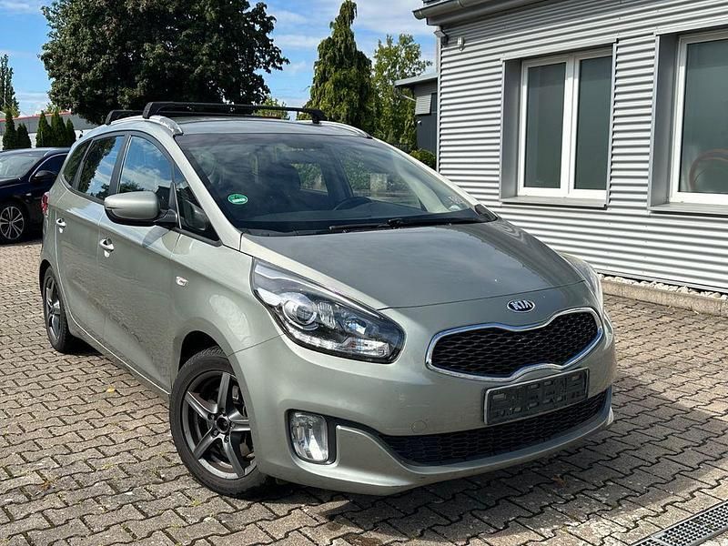 Silber Gebraucht 2014 Kia Carens 2 Van / Kleinbus | 3.999 € - Bild 1/4