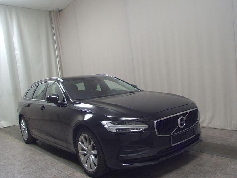 Gebraucht Volvo V90 Momentum 190 PS (139 kW) 2020 Schwarz Kombi