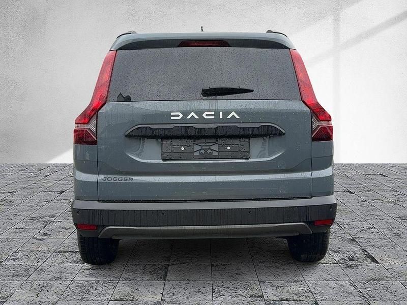 Gebraucht Dacia Jogger Expression 110 PS (80 kW) 2025 Städtisches grau Van / Kleinbus
