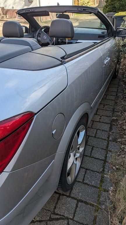 Gebraucht Opel Astra Cabriolet 116 PS (85 kW) 2007 Silber Cabrio