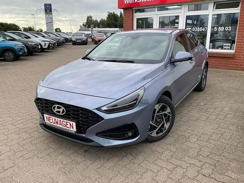 Blau Neu 2024 Hyundai i30 Style Limousine | 21.490 € (Fairer Preis) - Bild 1/4