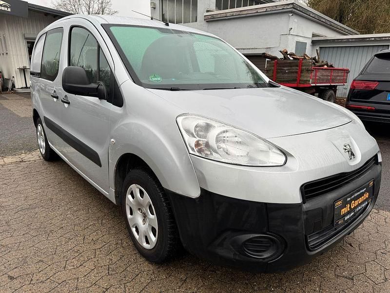 Gebraucht Peugeot Partner 90 PS (66 kW) 2015 Grau Van / Kleinbus