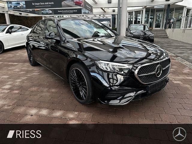 Gebraucht Mercedes E300 AMG 313 PS (230 kW) 2025 Schwarz Limousine
