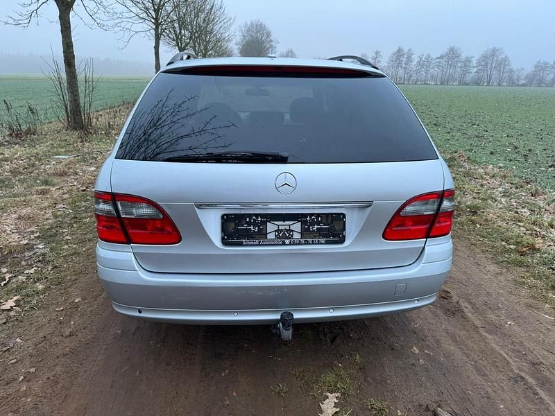 Gebraucht Mercedes 220 170 PS (125 kW) 2008 Silber Kombi