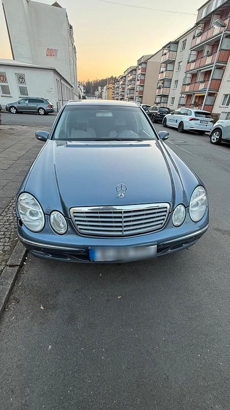 Gebraucht Mercedes E220 160 PS (117 kW) 2002 Andere farben Limousine