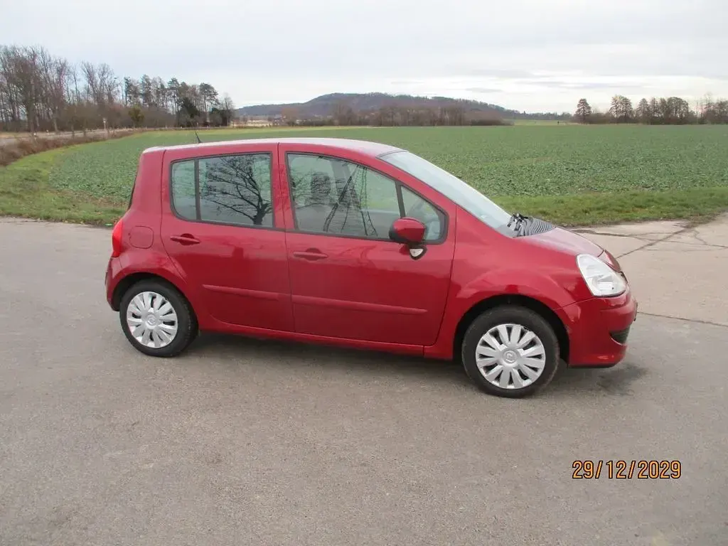 Używany Renault Modus 75 KM (55 kW) 2012 Czerwony Minivan