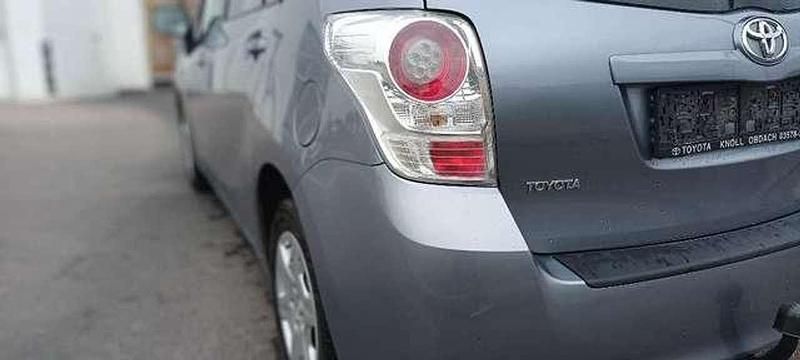 Gebraucht Toyota Verso Multidrive S 147 PS (108 kW) 2011 Grau Van / Kleinbus