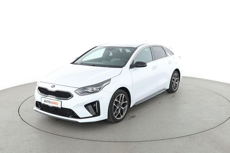 Weiß Gebraucht 2020 Kia ProCeed GT-Line Kleinwagen | 17.720 € (Fairer Preis) - Bild 1/3