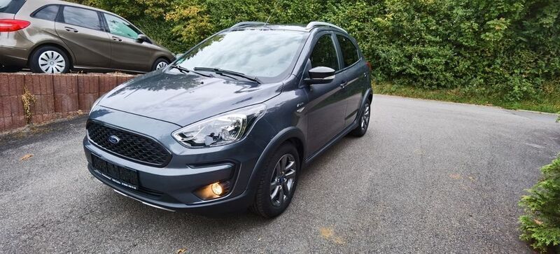 Grau Gebraucht 2019 Ford Ka Plus Active Kleinwagen | 9.690 € (Guter Preis) - Bild 1/4