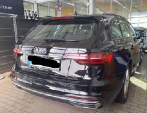 Second-hand Audi A4 Advanced 204 CP (150 kW) 2023 Negru Break