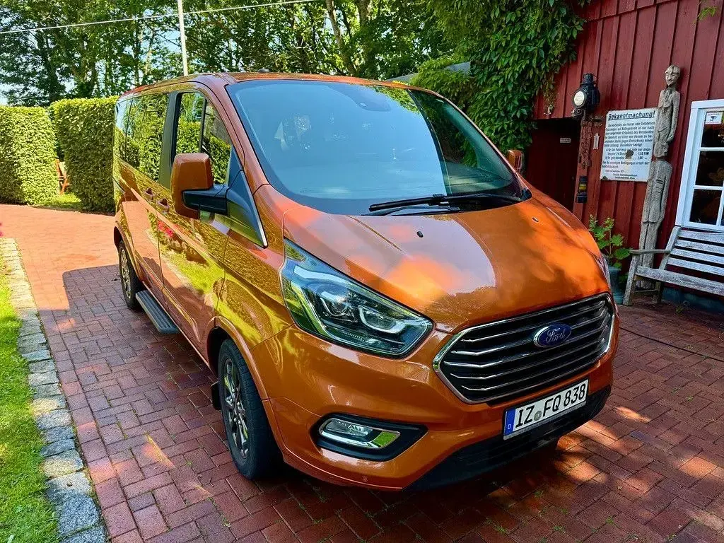 Gebraucht Ford Tourneo Titanium X 185 PS (136 kW) 2019 Orange Van / Kleinbus