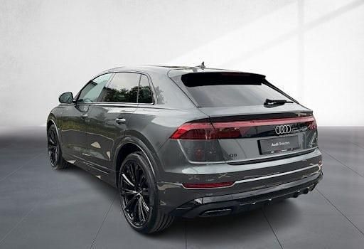 Neu Audi Q8 Ambiente 286 PS (210 kW) 2026 Grau SUV