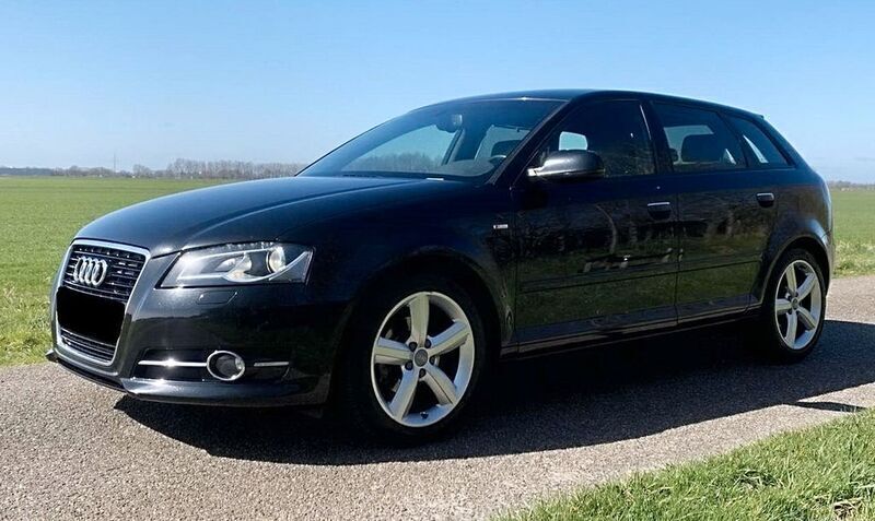 Schwarz Gebraucht 2011 Audi A3 Sportback Sport Limousine | 3.200 € (Superpreis) - Bild 1/4