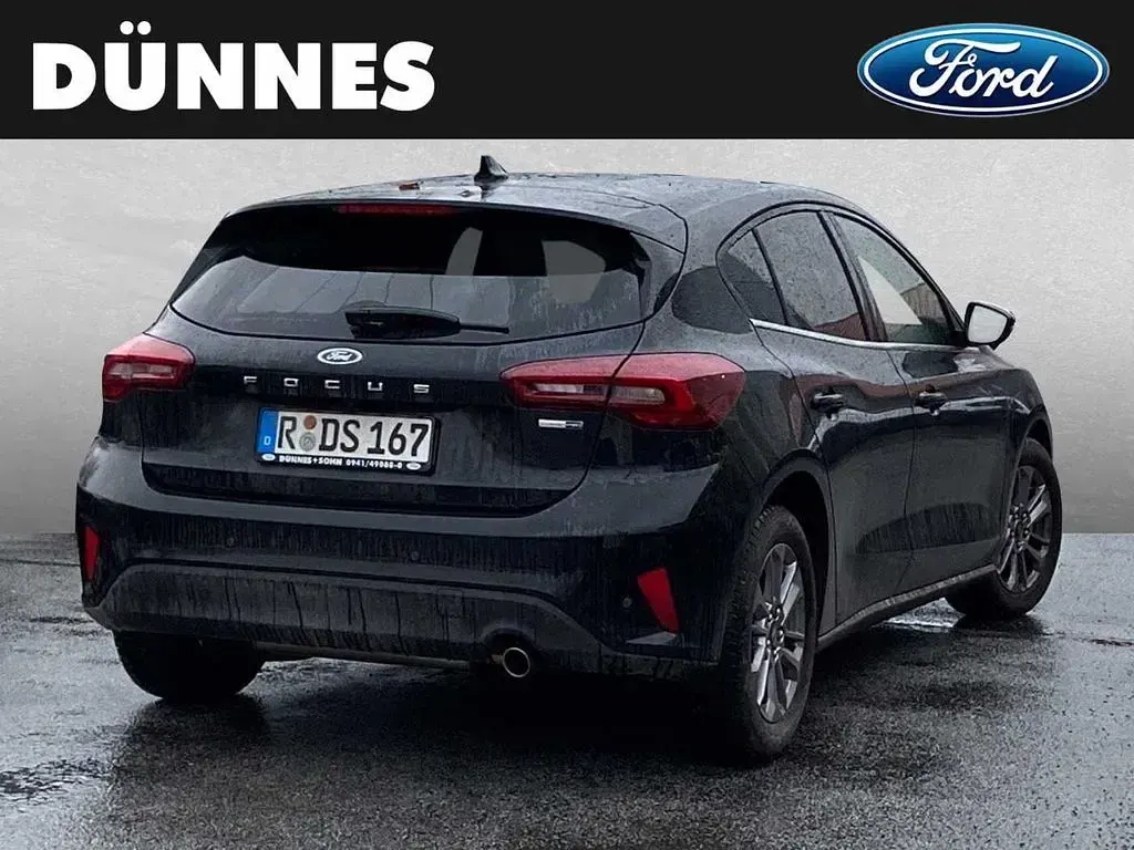 Używany Ford Focus Titanium 125 KM (91 kW) 2022 Czarny Sedan/Limuzyna