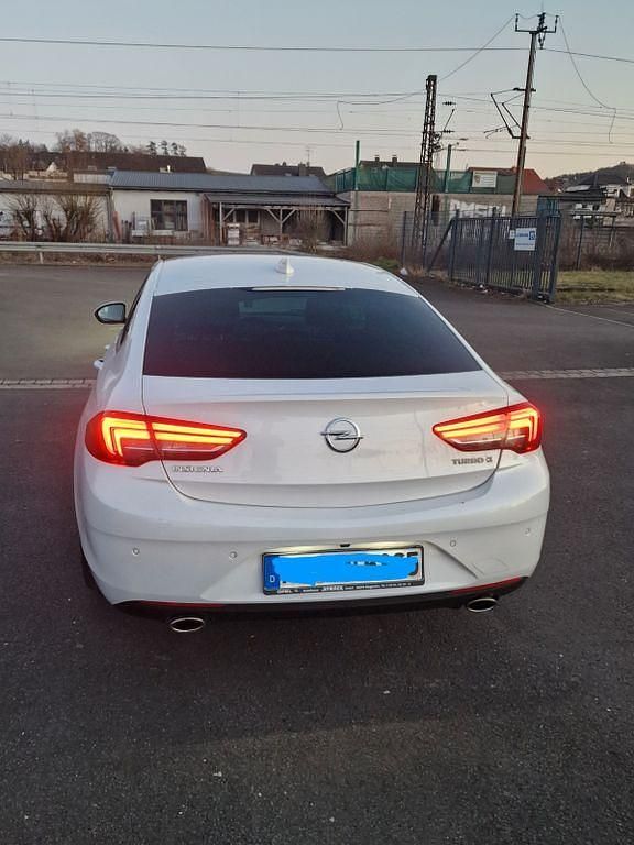 Gebraucht Opel Insignia Dynamic 260 PS (191 kW) 2017 Weiß Limousine