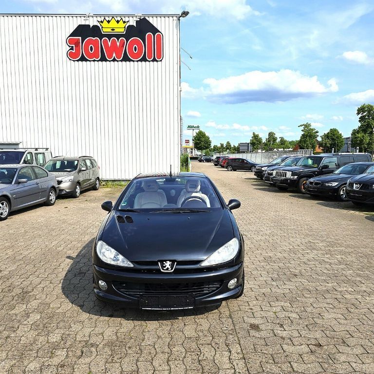 Schwarz Gebraucht 2005 Peugeot 206 CC Platinum Cabrio | 1.850 € (Fairer Preis) - Bild 1/4