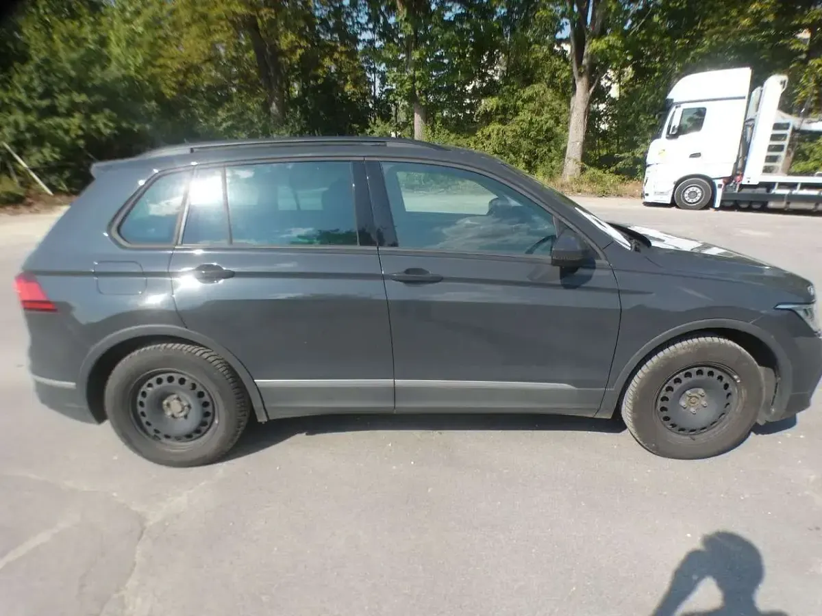 Gebraucht VW Tiguan Life 150 PS (110 kW) 2022 Grau SUV