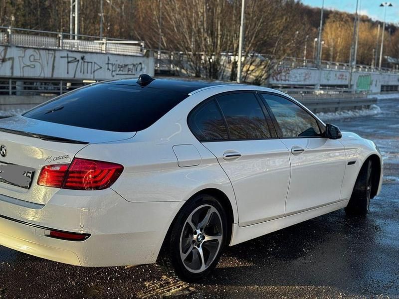 Gebraucht BMW 525 218 PS (160 kW) 2015 Weiß Limousine