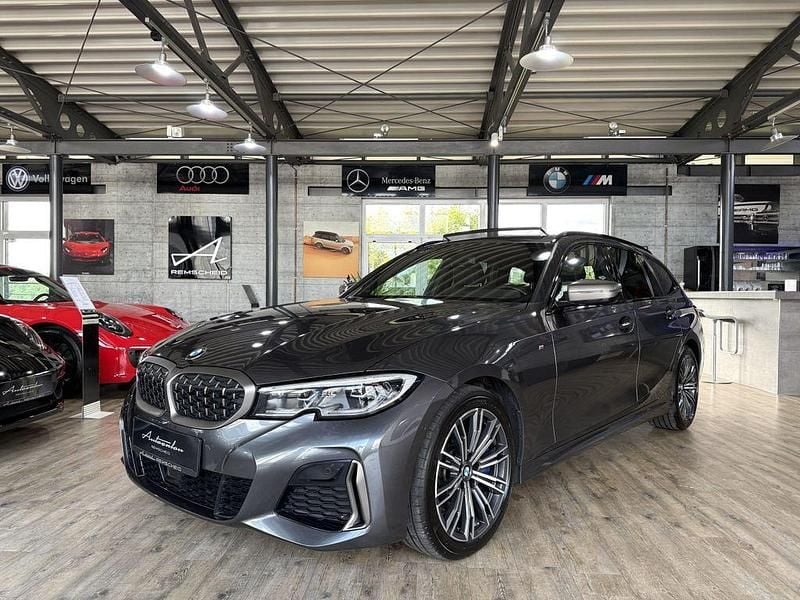 Grau Gebraucht 2021 BMW M340 M Sport Limousine | 43.990 € (Fairer Preis) - Bild 1/4