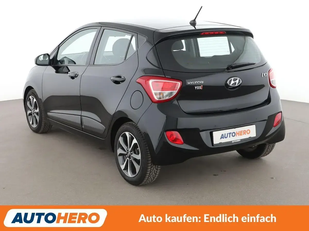 Gebraucht Hyundai i10 YES! 87 PS (63 kW) 2015 Schwarz Kleinwagen