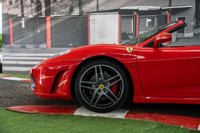 Second-hand Ferrari F430 489 CP (359 kW) 2005 Roșu Cabrio
