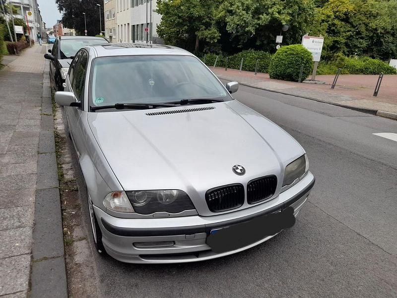 Silber Gebraucht 1999 BMW 328 Limousine | 3.500 € (Etwas zu teuer) - Bild 1/4