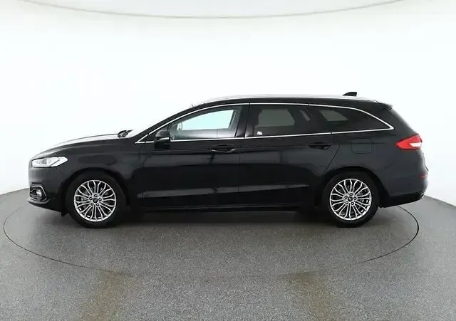 Gebraucht Ford Mondeo Titanium 190 PS (139 kW) 2022 Schwarz Kombi