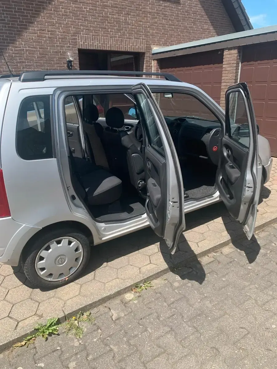 Gebraucht Opel Agila 59 PS (43 kW) 2005 Grau Van / Kleinbus