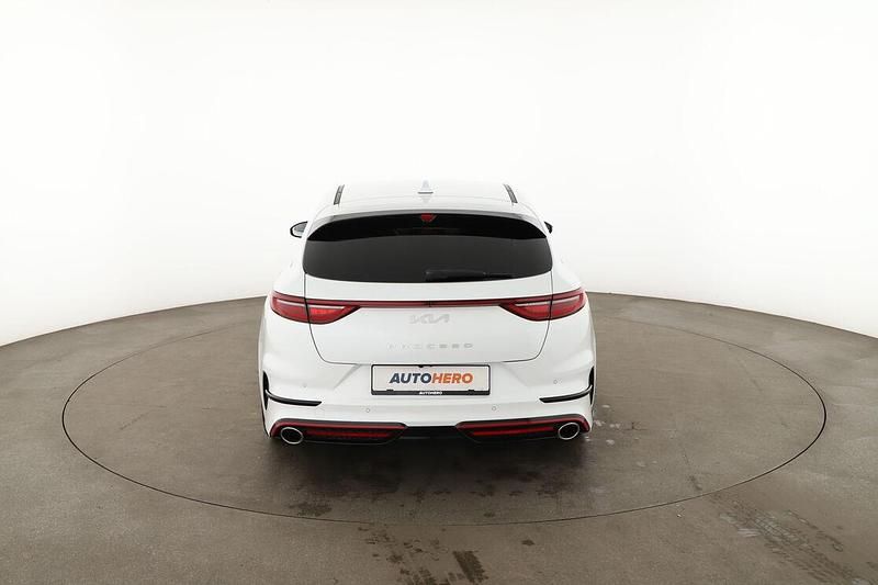 Gebraucht Kia ProCeed GT 204 PS (150 kW) 2024 Weiß Kombi