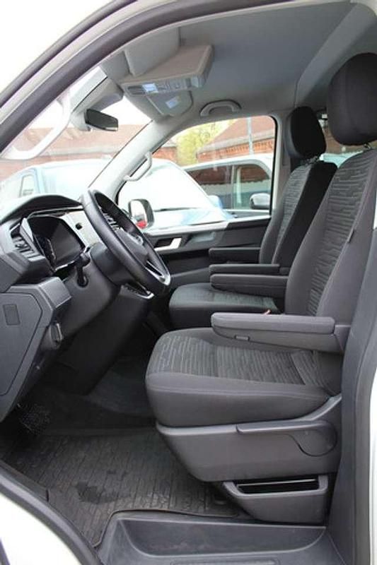 Gebraucht VW Multivan 150 PS (110 kW) 2021 Lb9a candyweiß Van