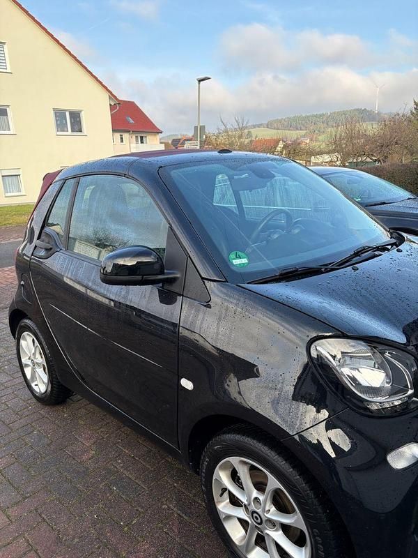 Gebraucht Smart ForTwo Cabrio 90 PS (66 kW) 2019 Schwarz Cabrio