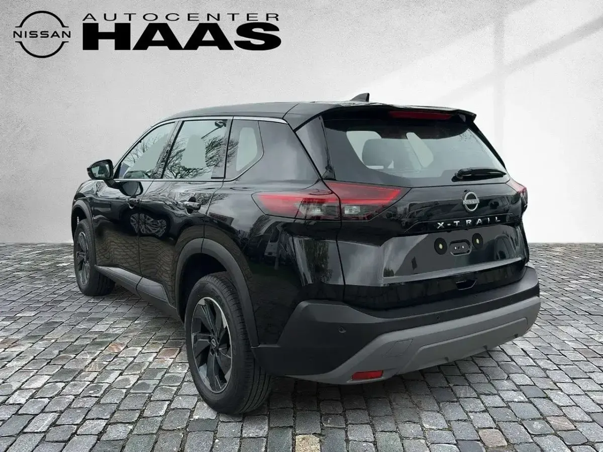 Neu Nissan X-Trail Acenta 163 PS (119 kW) 2026 Black pearl (m) SUV