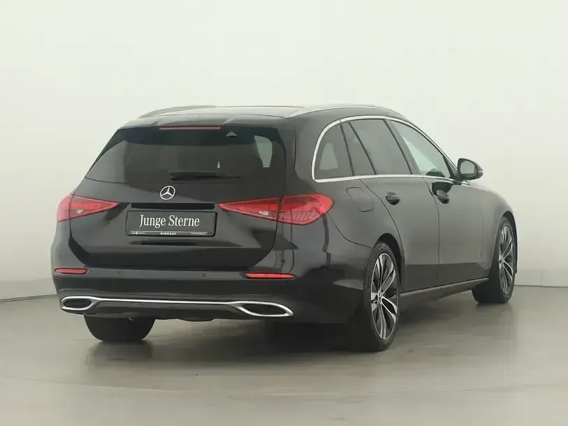 Gebraucht Mercedes C220 Avantgarde 200 PS (147 kW) 2023 Metalliclack obsidianschwarz Kombi