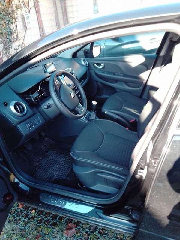 Gebraucht Renault Clio IV LIMITED 75 PS (55 kW) 2017 Schwarz Limousine