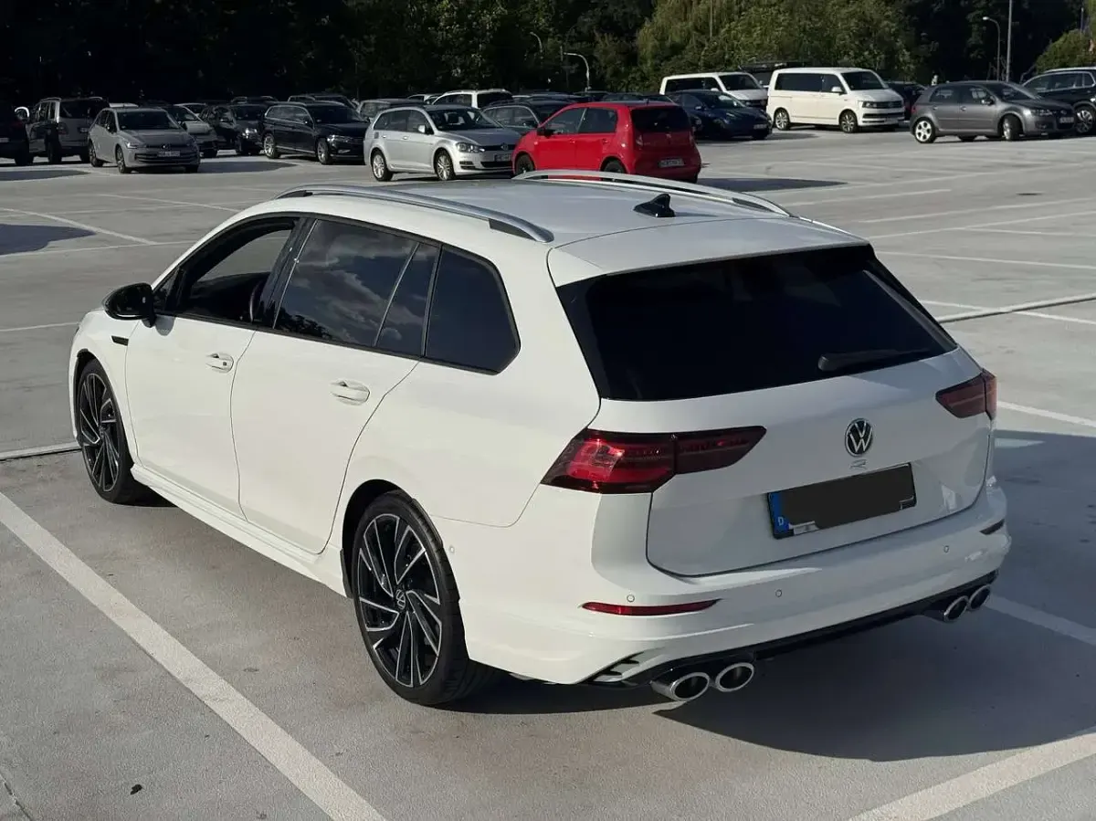 Gebraucht VW Golf VIII R 320 PS (235 kW) 2024 Weiß Kombi