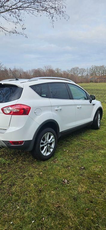 Gebraucht Ford Kuga Titanium 140 PS (102 kW) 2012 Weiß SUV