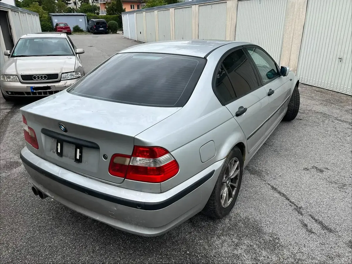 Gebraucht BMW 318 143 PS (105 kW) 2005 Silber Limousine