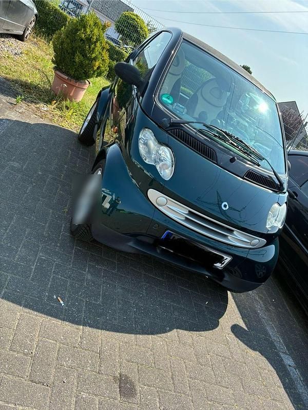 Schwarz Gebraucht 2005 Smart ForTwo Coupé Pure Coupé | 3.750 € (Fairer Preis) - Bild 1/4
