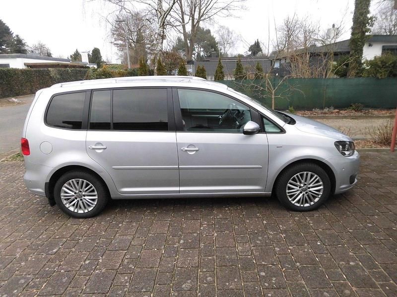Gebraucht VW Touran Cup 140 PS (102 kW) 2015 Silber Van / Kleinbus