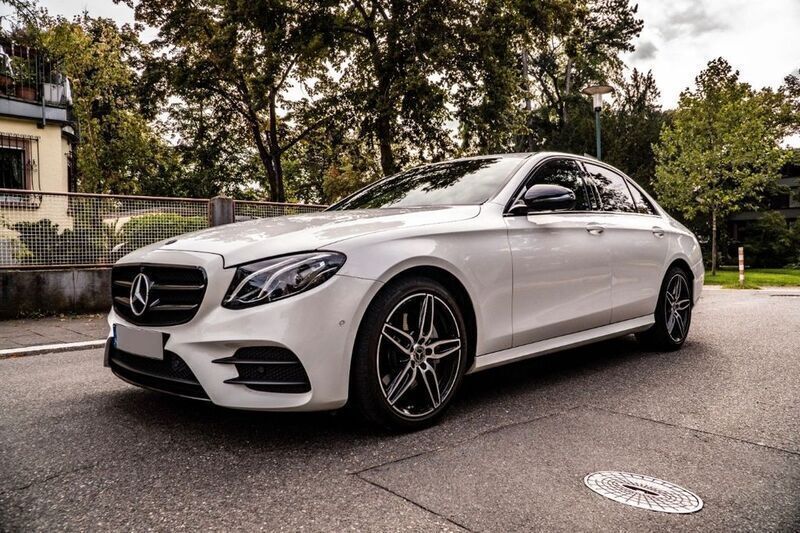 Weiß Gebraucht 2019 Mercedes E200 AMG Limousine | 30.199 € (Fairer Preis) - Bild 1/4