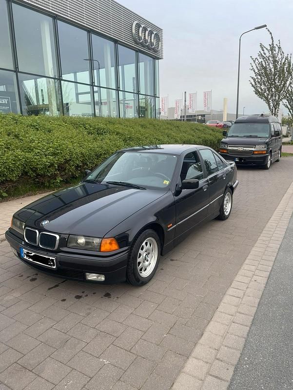 Schwarz Gebraucht 1997 BMW 328 Limousine | 8.300 € (Superpreis) - Bild 1/4