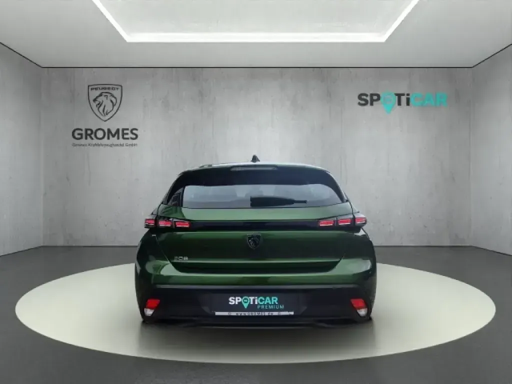 Gebraucht Peugeot 308 Active 131 PS (96 kW) 2023 Grün Limousine