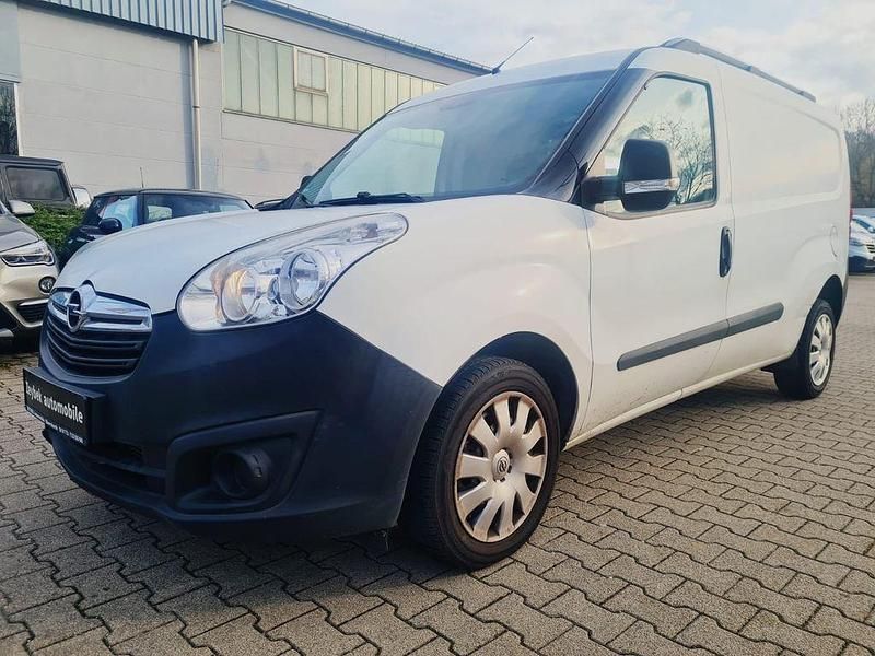 Polarweiss Gebraucht 2017 Opel Combo Van / Kleinbus | 3.900 € (Guter Preis) - Bild 1/4